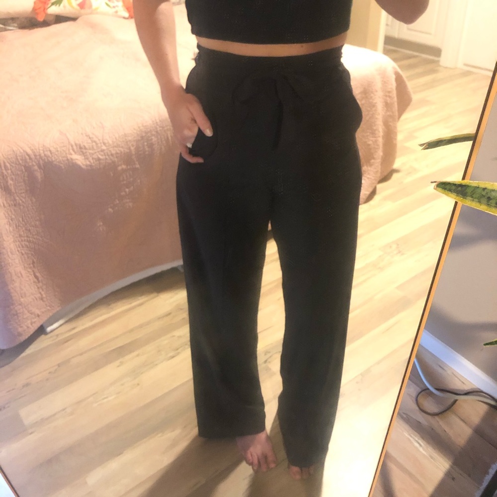 Lululemon Noir Pant